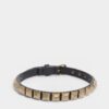 Choker med nitter over hele