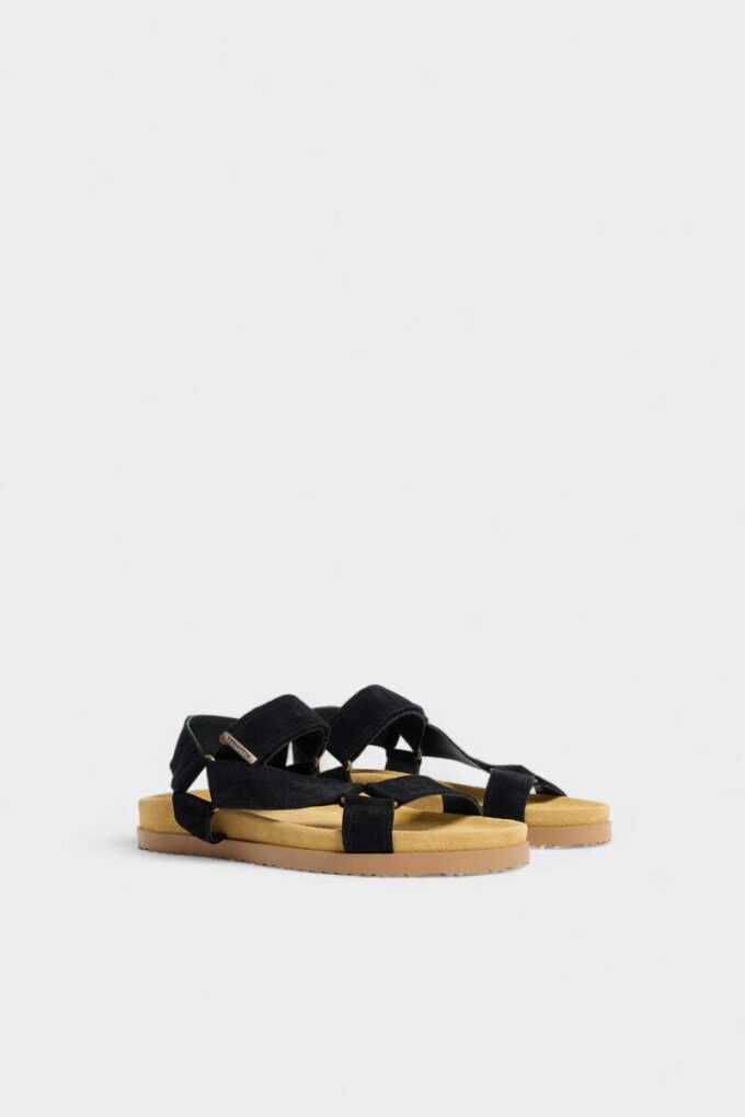 D2 Cargo flate sandaler