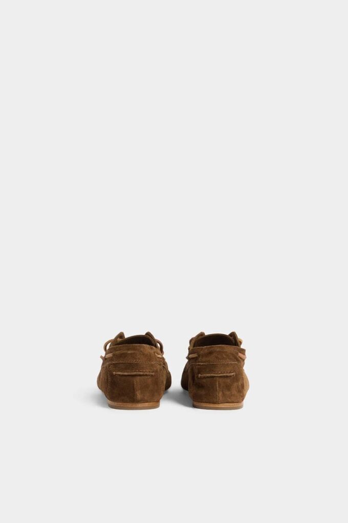 D2 College båtsko