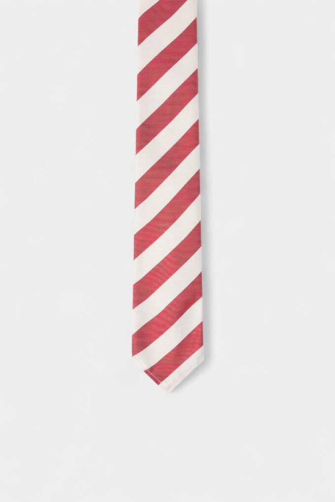 D2 Stripet klassisk slips D2 Stripet klassisk slips