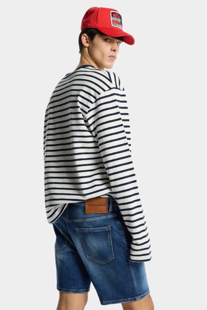 Marineblå shorts med medium vask