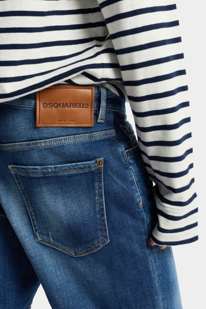 Marineblå shorts med medium vask