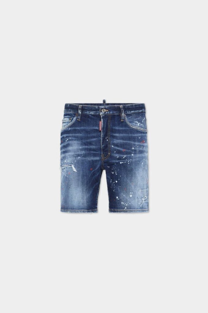 Marineblå shorts med røde prikker