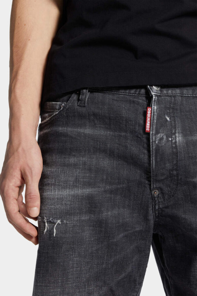 Marineblå shorts med svart vask
