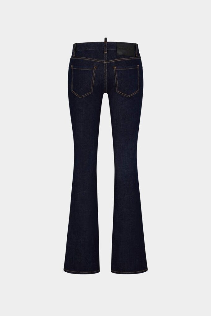 Mørkvaskede jeans med medium midje og utvidet ben Mørkvaskede jeans med medium midje og utvidet ben