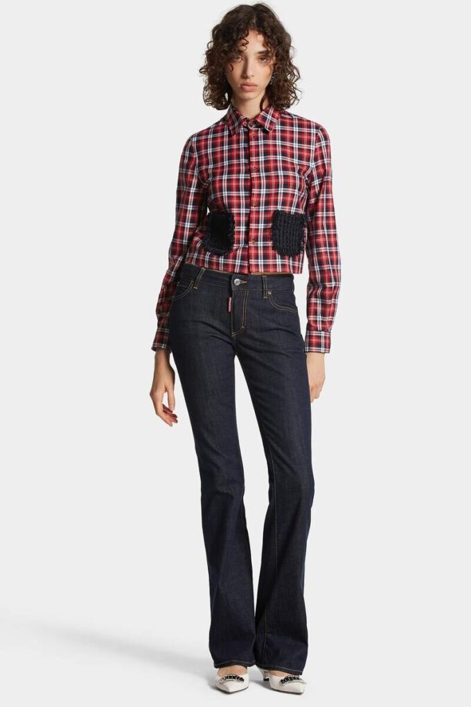 Mørkvaskede jeans med medium midje og utvidet ben Mørkvaskede jeans med medium midje og utvidet ben