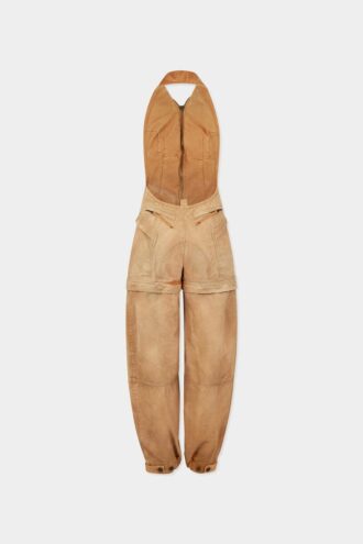 Plaggfarget jumpsuit i slitt stil