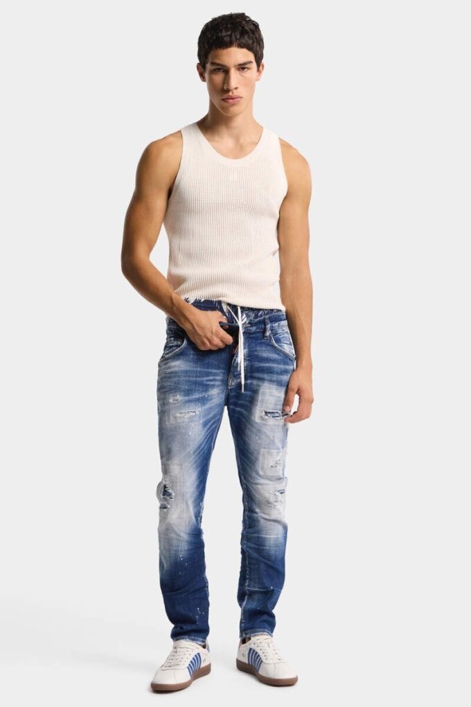 Skater Jean med medium vask Skater Jean med medium vask