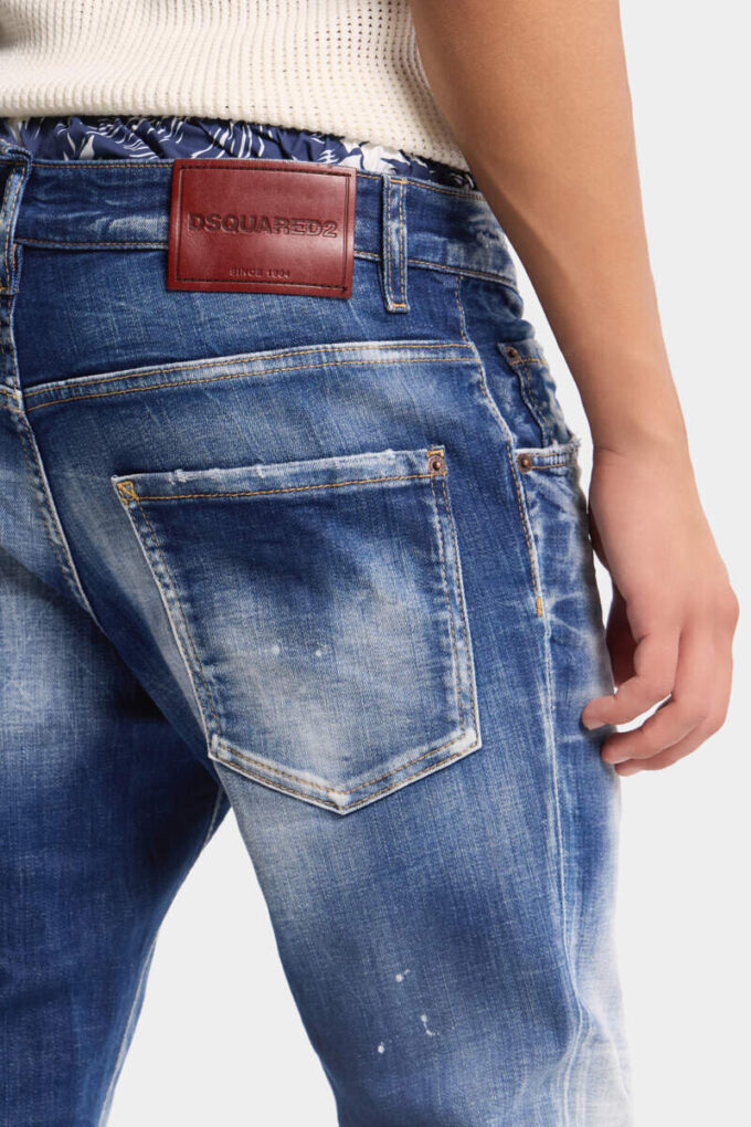 Skater Jean med medium vask Skater Jean med medium vask