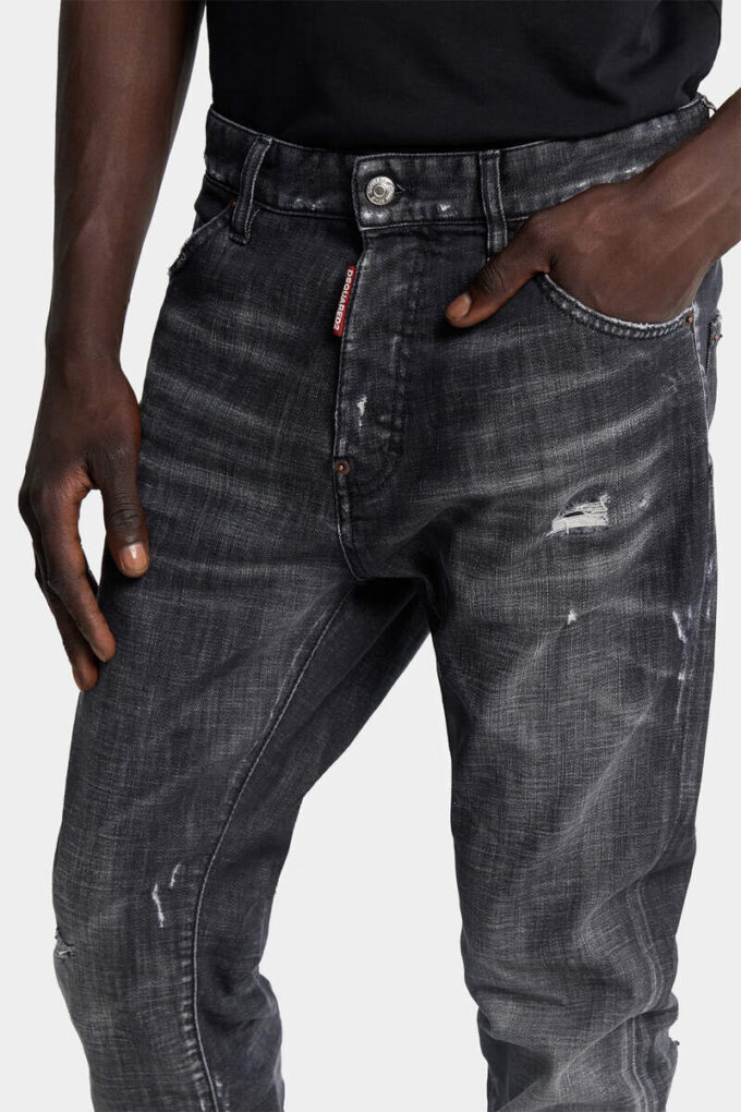 Svarte Teddy-jeans med tåkvask Svarte Teddy-jeans med tåkvask