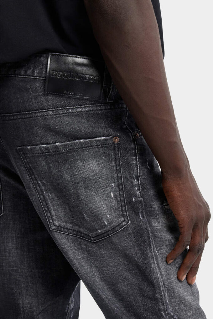 Svarte Teddy-jeans med tåkvask Svarte Teddy-jeans med tåkvask