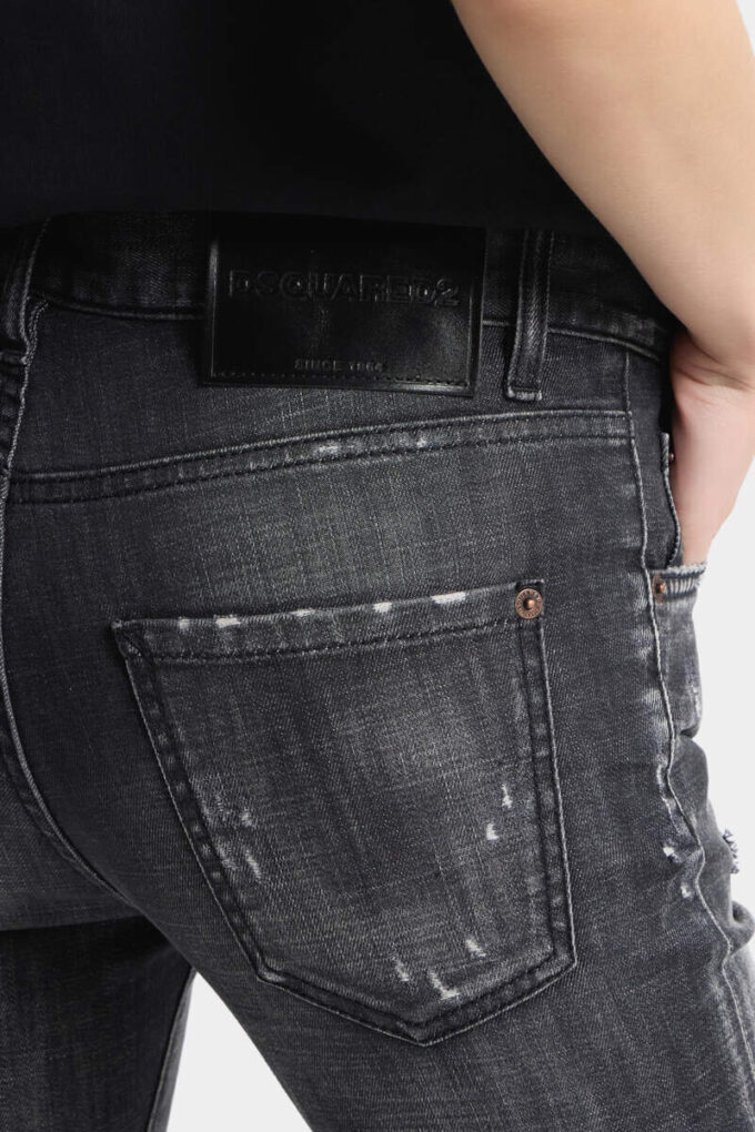 Svarte Teddy-jeans med tåkvask Svarte Teddy-jeans med tåkvask